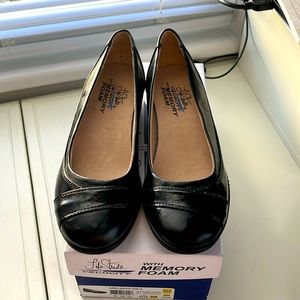 Life Stride Ilara Black Flats 6.5 New with Box